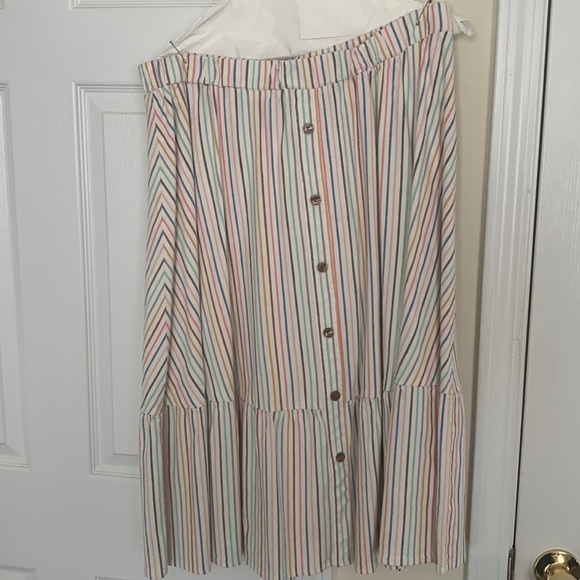 Lane Bryant Dresses & Skirts - Lane Bryant's colorful stripe skirt Size 14/16